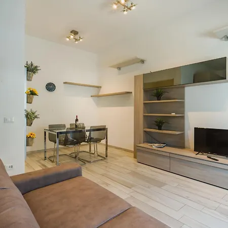 Lara By Interhome * Lido di Camaiore