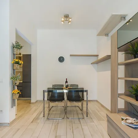 Lara By Interhome * Lido di Camaiore