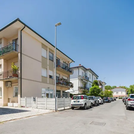 Lara By Interhome Lido di Camaiore
