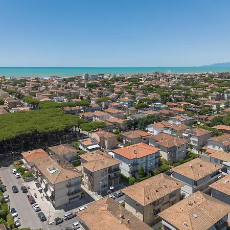 Lara By Interhome * Lido di Camaiore