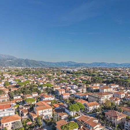Lara By Interhome Lido di Camaiore